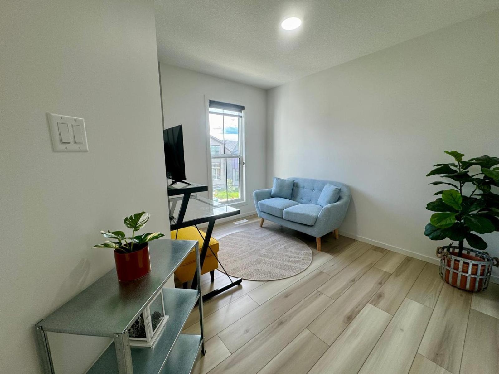 Modern Tuxedo 3 Bedroom *