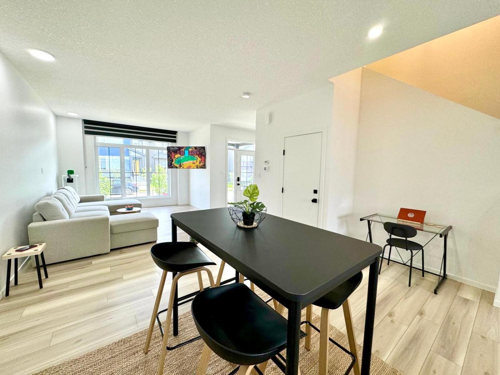 Holiday home Modern Tuxedo 3 Bedroom Edmonton