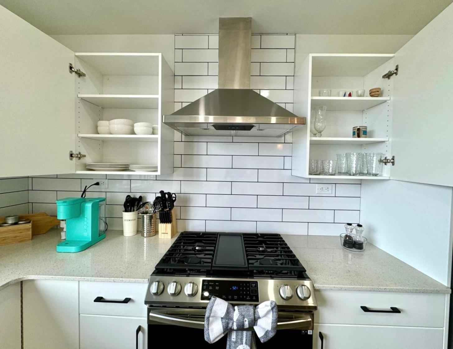 Modern Tuxedo 3 Bedroom *