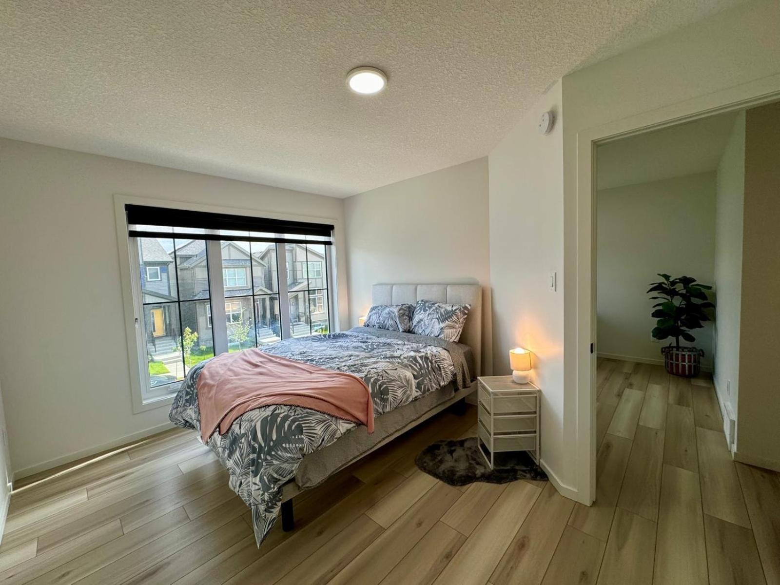 Modern Tuxedo 3 Bedroom Holiday home